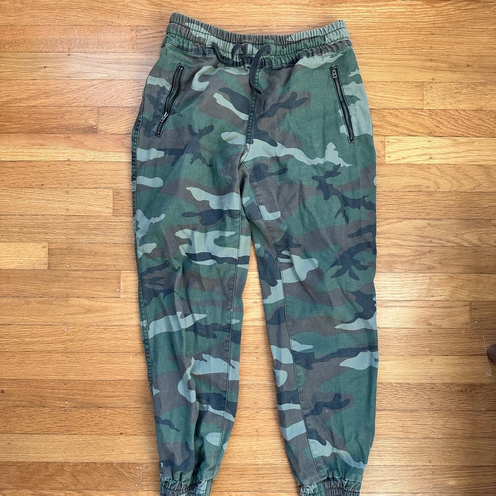 Aritzia baggy camo pants